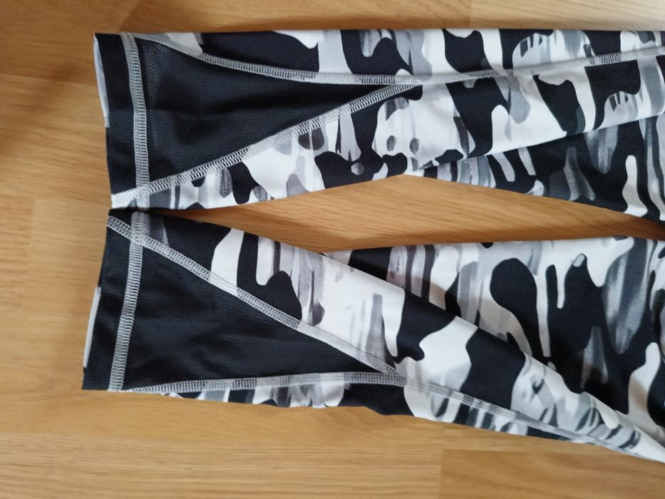 Трендові жіночі спортивні легінси, лосіни Under Armour