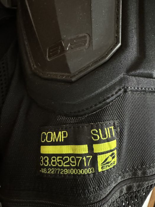 Esqueleto/peitoral motocross