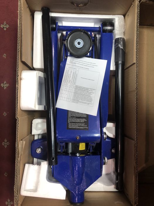 Домкрат гідравлічний підкатний Vitol 3т ДП-300038