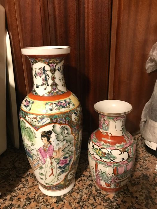 Vasos chineses de loiça, altura 32cm e 20cm