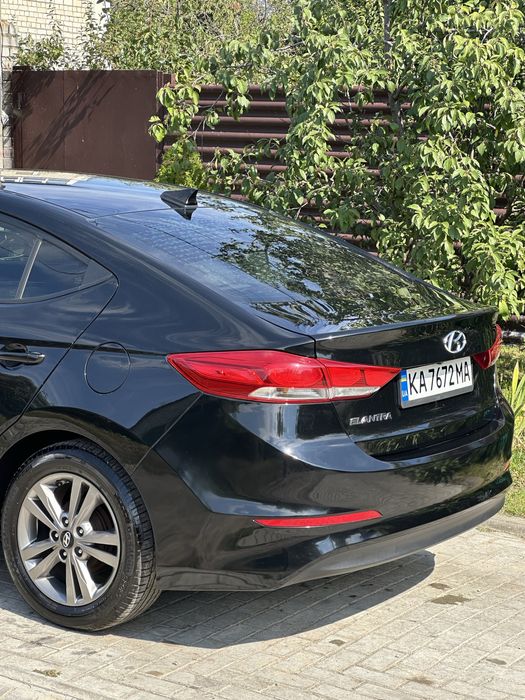 Hyundai Elantra 2017 2.0 бензин Автомат