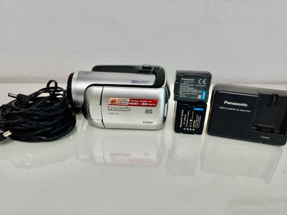 Panasonic SDR-H20 — цифрова відеокамера, 32× Optical Zoom