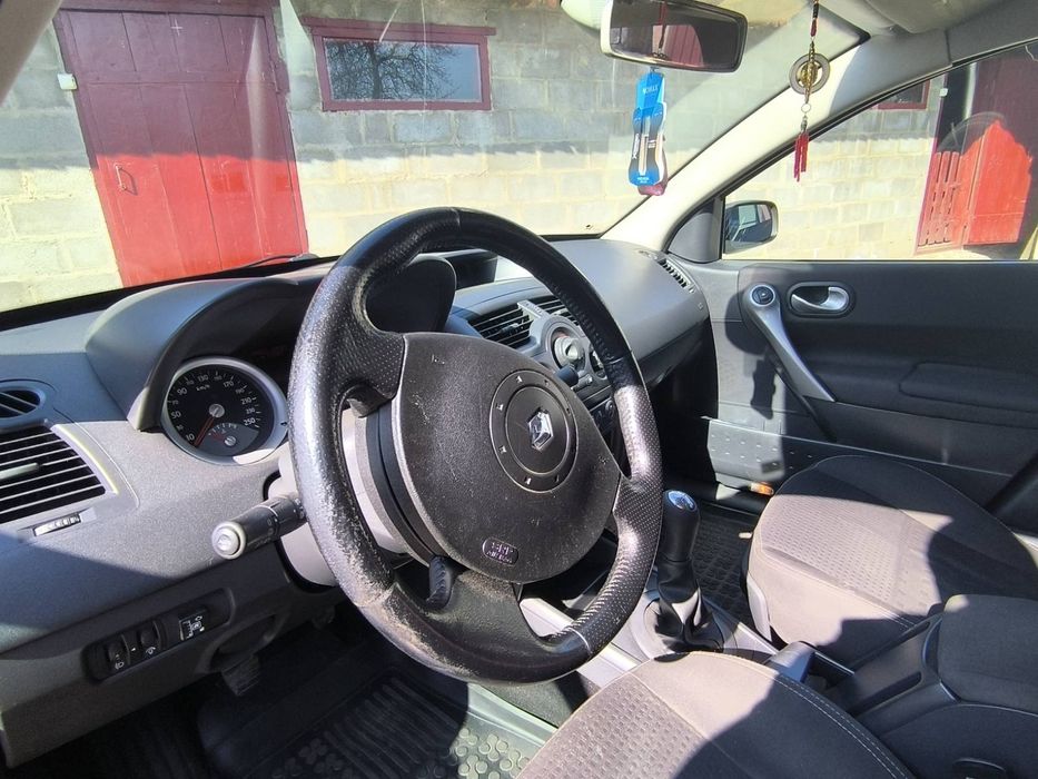 Продам власний автомобіль Рено Меган2