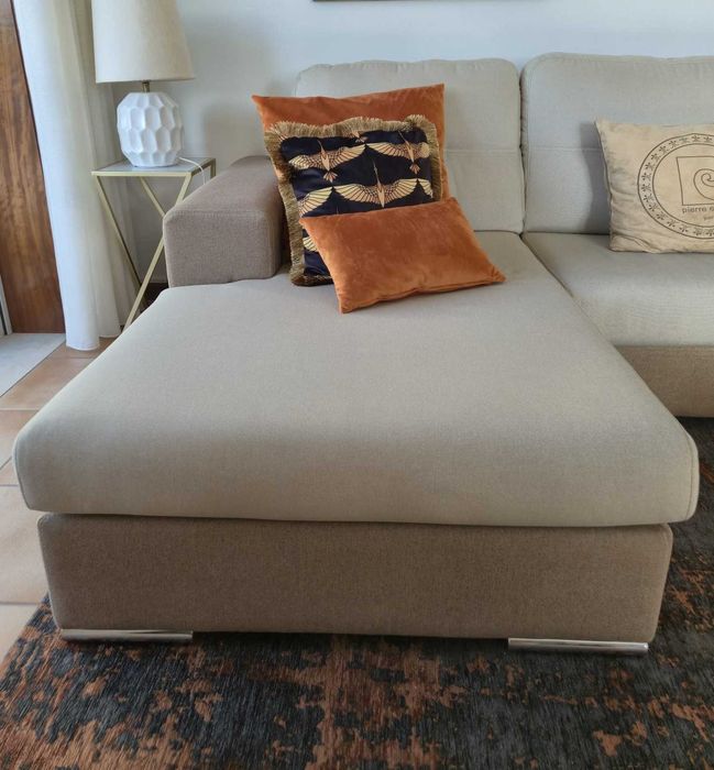 Sofá com chaise longue