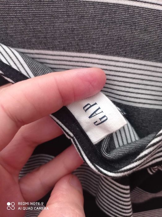Sukienka mini z wycięciem na plecach