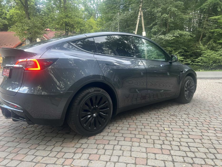 Tesla Model Y 2023р 12місяць
