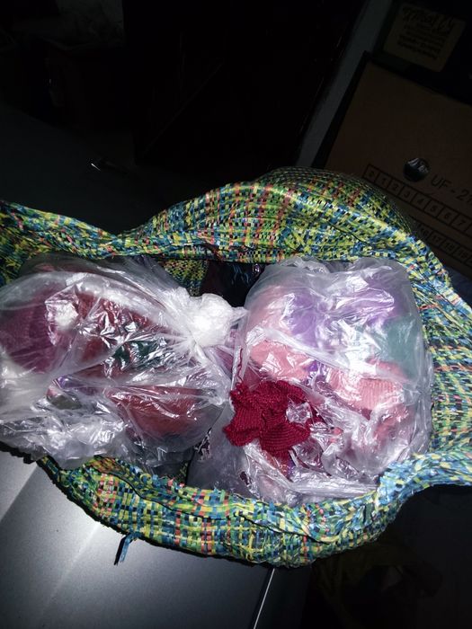 Włóczka czarna 16 szt szpula 1500g plus resztki włóczki