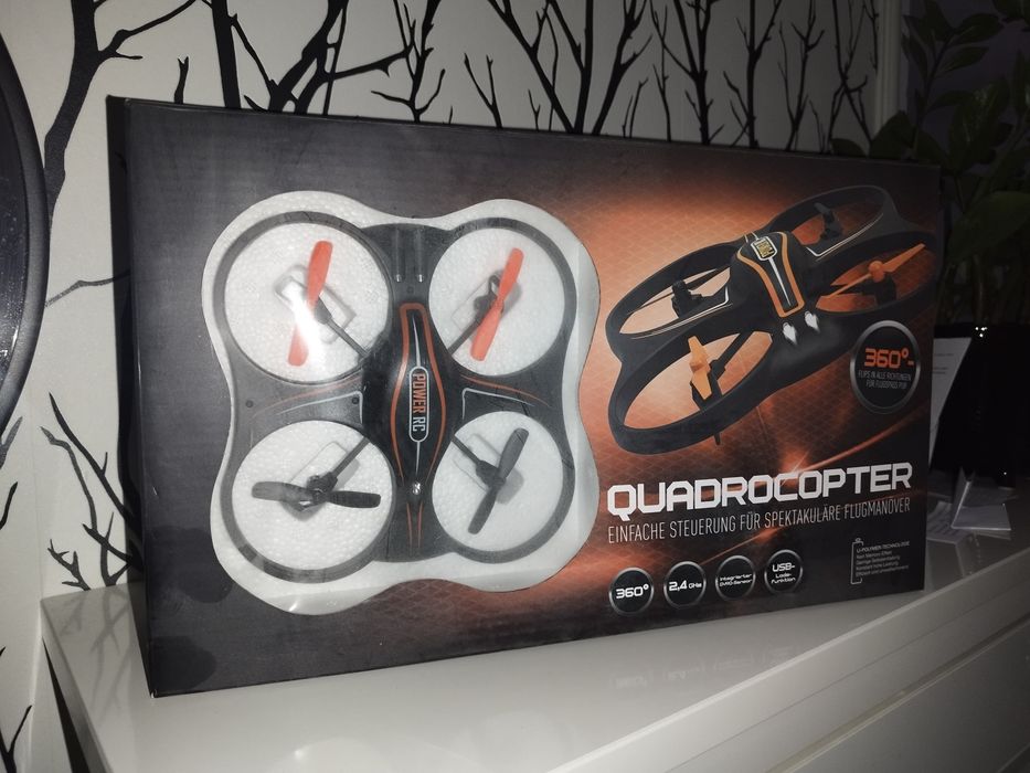 Dron quadracopter 360°