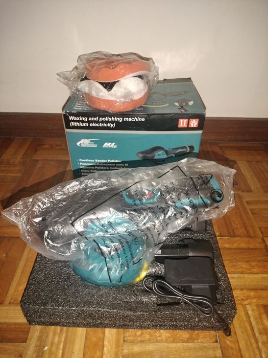 Máquina de encerar e polir
