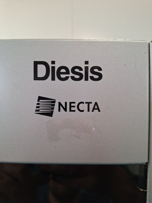 Cold drink vending machine64187750569985124