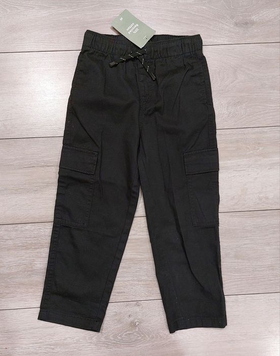 Spodnie czarne bojówki dla chłopca - H&M 116 

Nowe.