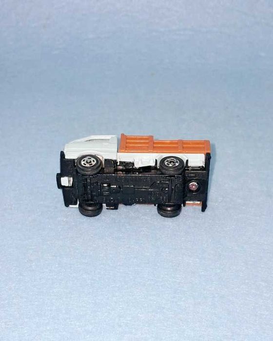 Miniatura antiga Tomica Suzuki Carry