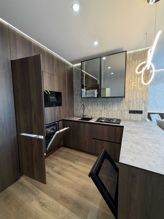 Продам 2-кімнатну 72 м² ЖК Квартал №5 | 2 спальні | 2 санвузли | Центр