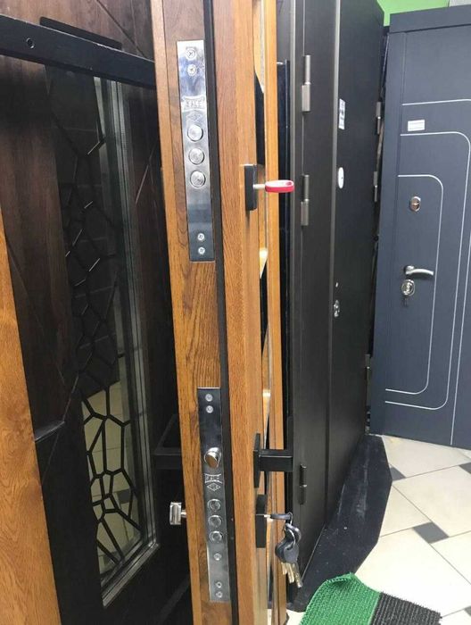 Индивидуальное изготовление дверей. Вхідні, міжкімнатні двері