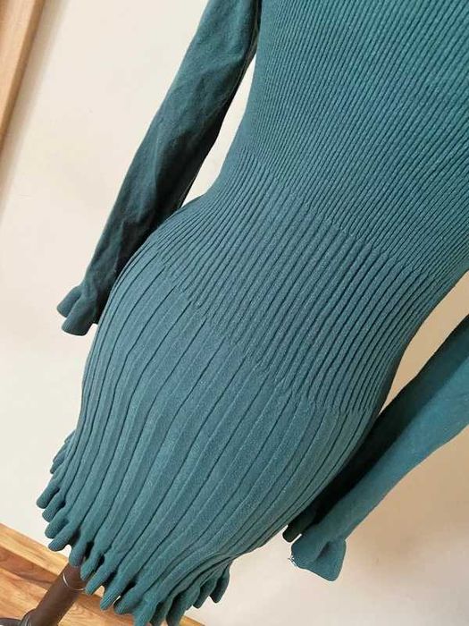 Sweterkowa sukienka midi golf butelkowy zielony ciemny   m l 38