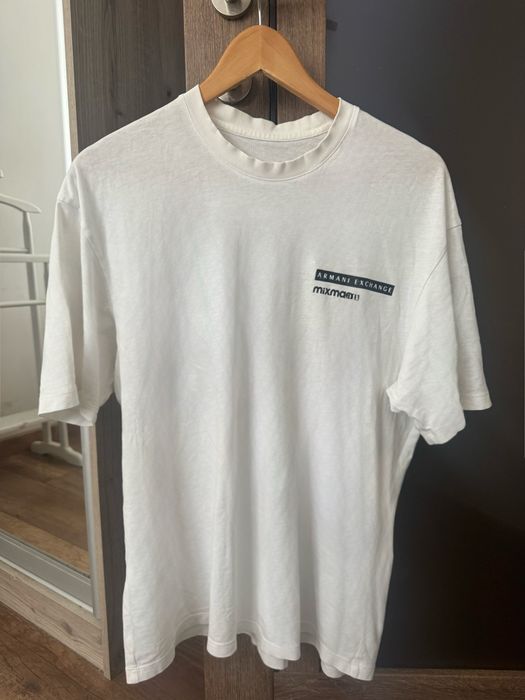 Біла футболка Armani Exchange Mixmag