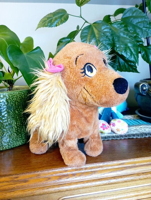 Interaktywny piesek Lucy