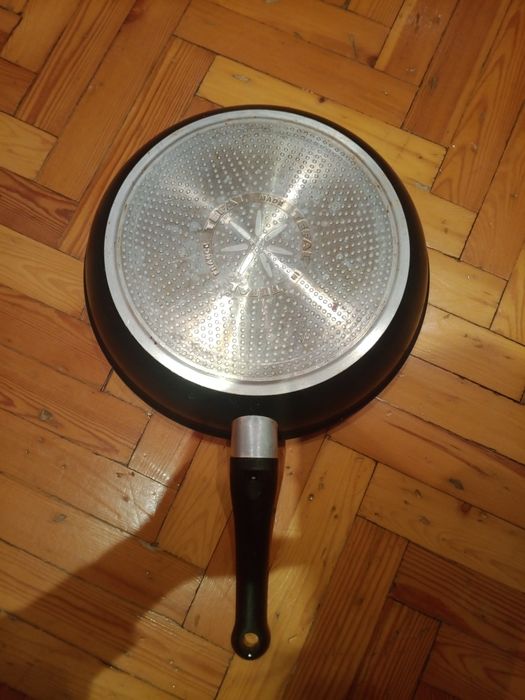 Сковородка Tefal диаметр 32 с крышкой