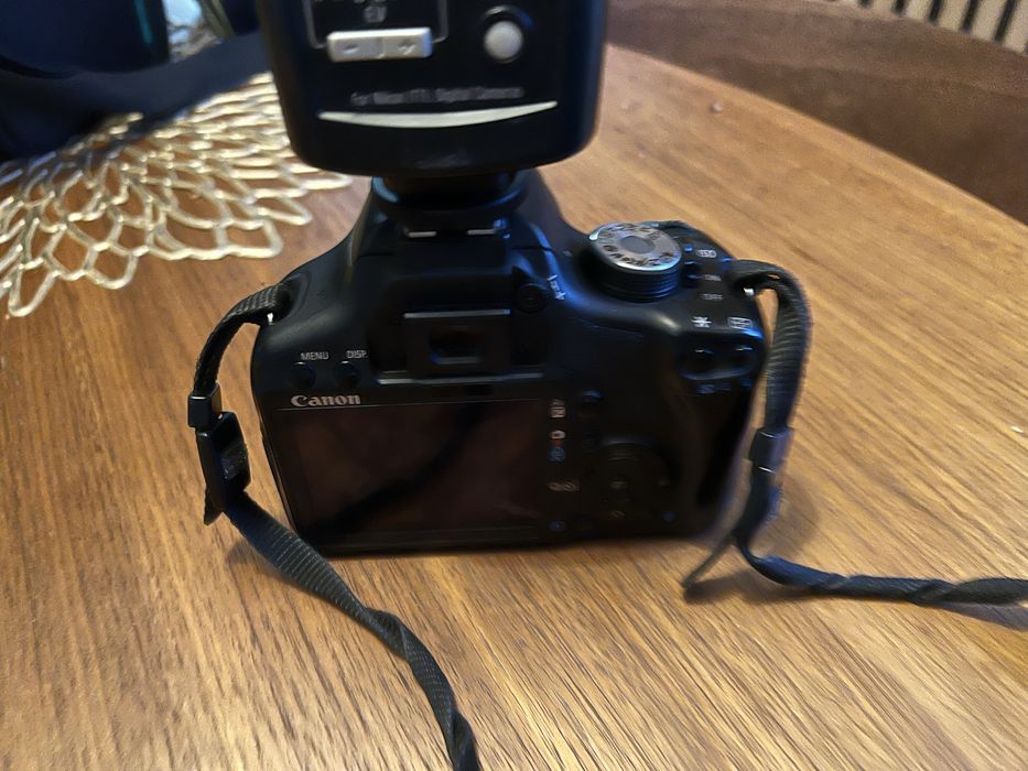 Canon Eos 500d z lampą błyskową DI 600