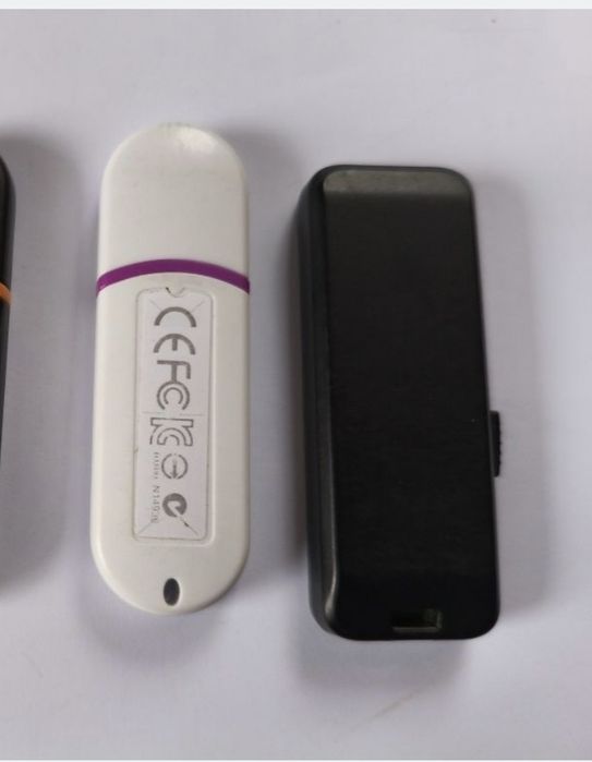 Флеш-накопители 16 Гб, 8 Гб