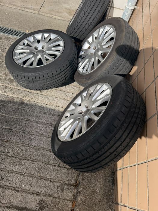 Pneus com jante 17”