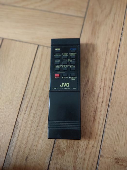 Magnetowid vhs JVC z pilotem uszkodzony