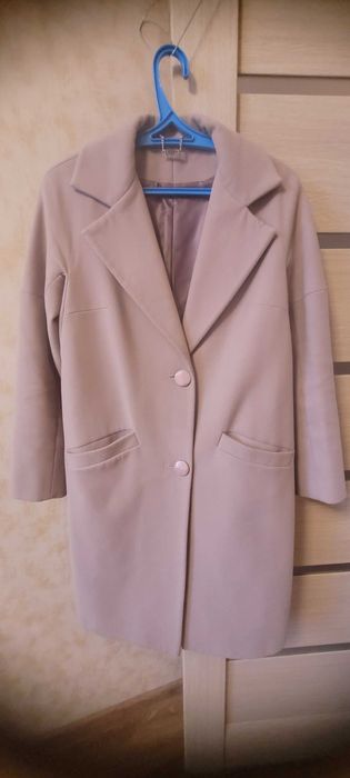 Пальто жіноче в гаргому стані