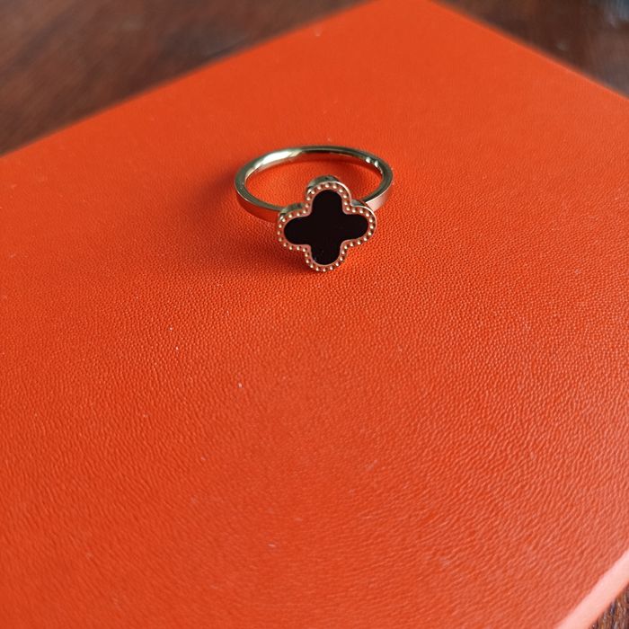 Каблучка Ван Кліф.