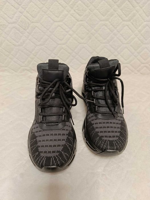 Nowe buty sportowe młodzieżowe r. 39 /25cm