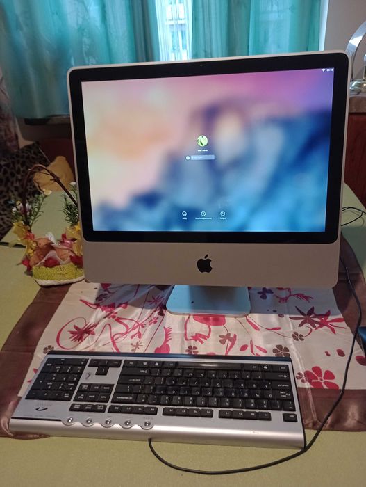 sprzedam 2 laptopy  z kamerkami i 1 komputer z Wordem