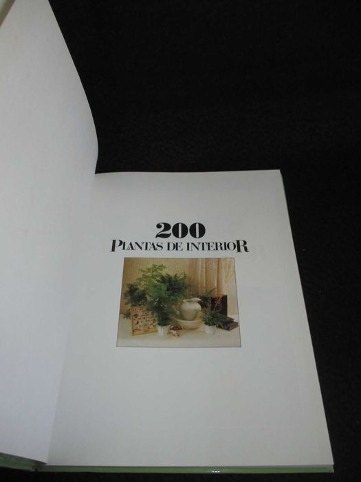 Livro 200 Plantas de Interior Richard Gilbert 1991