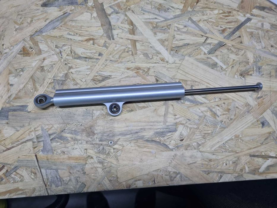 siłownik kierownicy harley trajka