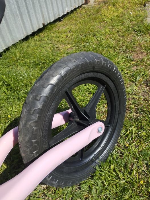 Rowerek biegowy dla dziewczynki