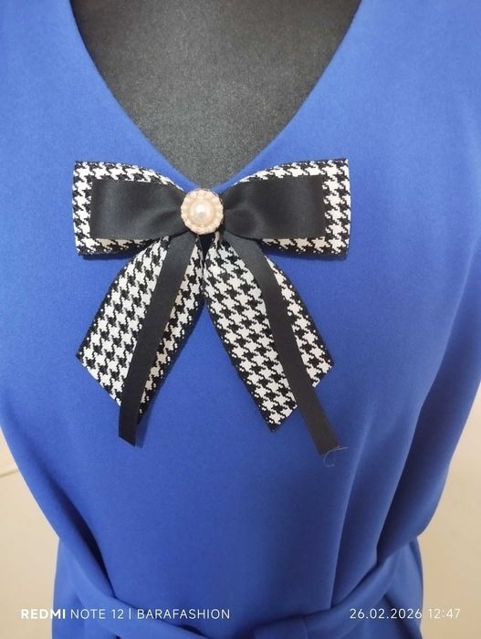 Broszka,przypinka pod kołnierzyk