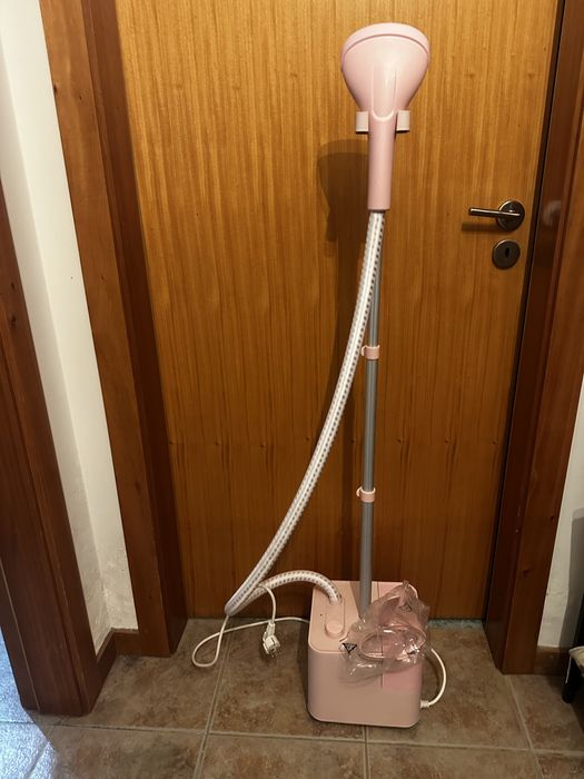 Ferro de engomar vertical