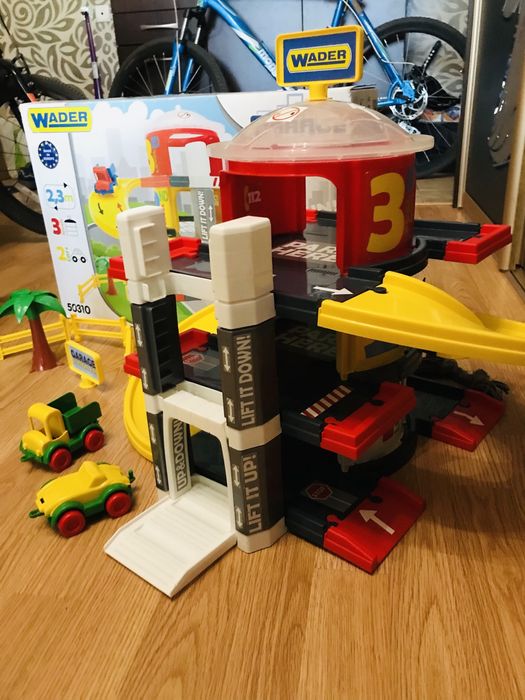 Продам трек,паркінг,дорога Wader