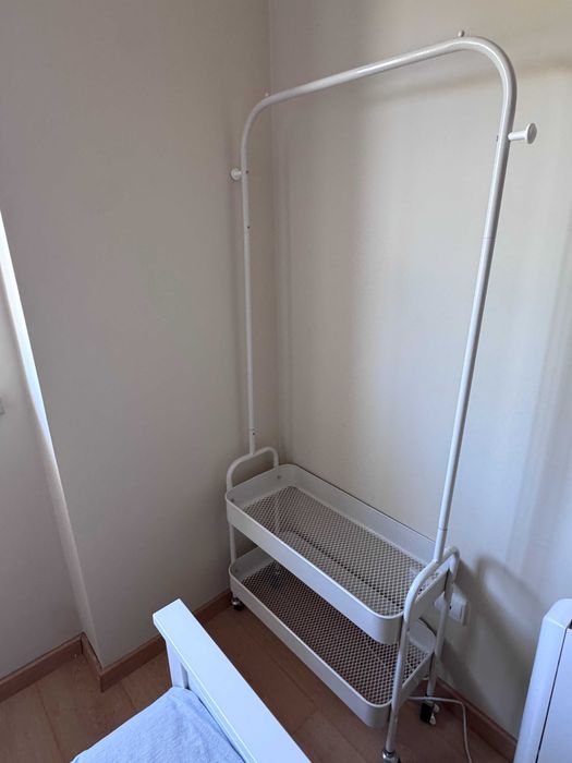 Charriot de Roupa para Cabides com Prateleiras IKEA NIKKEBY (Branco)
