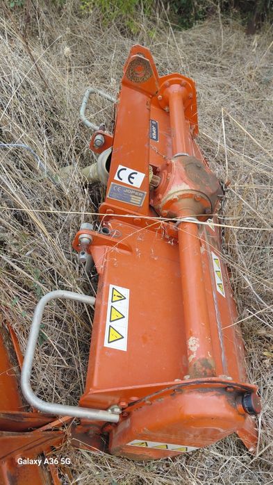 Trator Kubota L2550 4x4