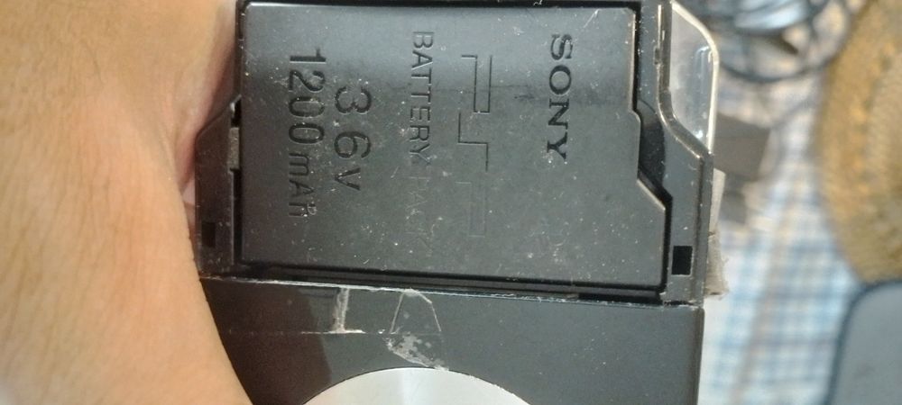 Psp com carregador 2 bolsas mais 16 jogos