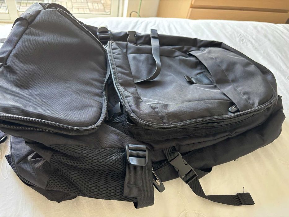 Mochila de viagem grande com USB, compartimento para portátil e para calçado