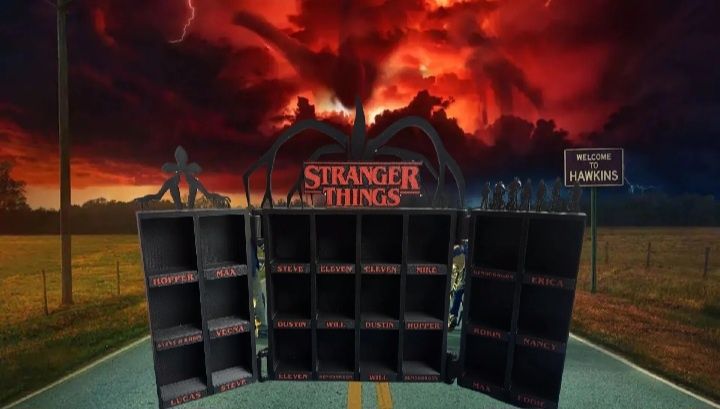 Stranger Things Kinder Joy expositor