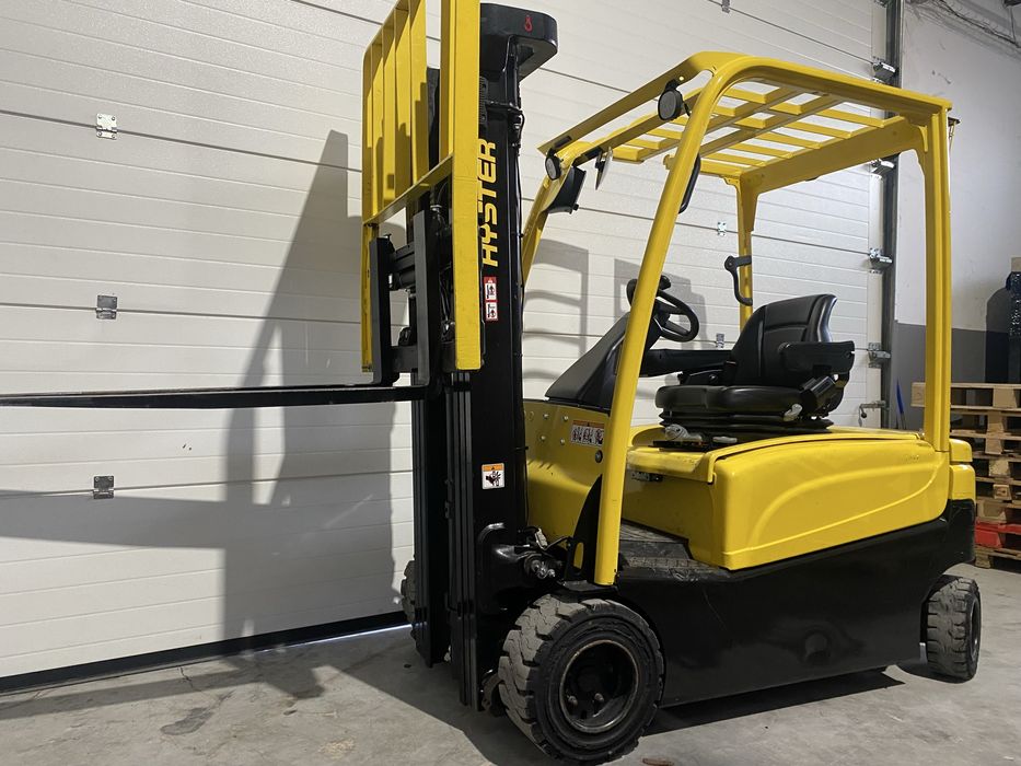 Empilhador Hyster 1800kg eletrico