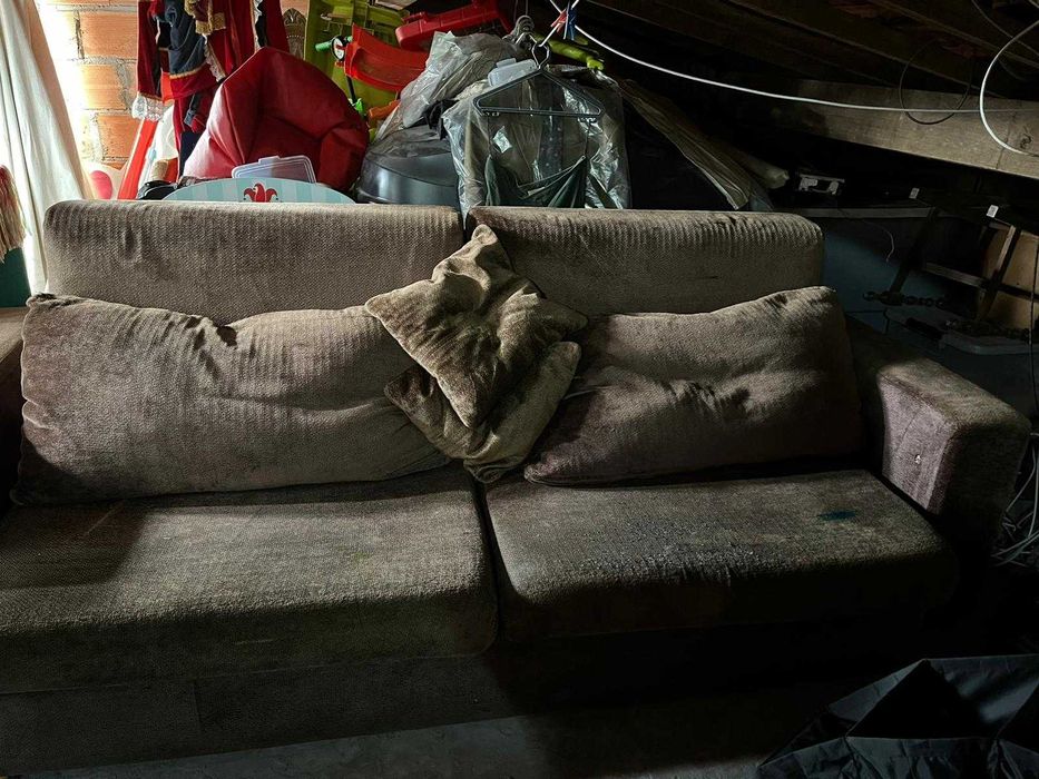 Cadeirão Elétrico e sofá usado baixo preço