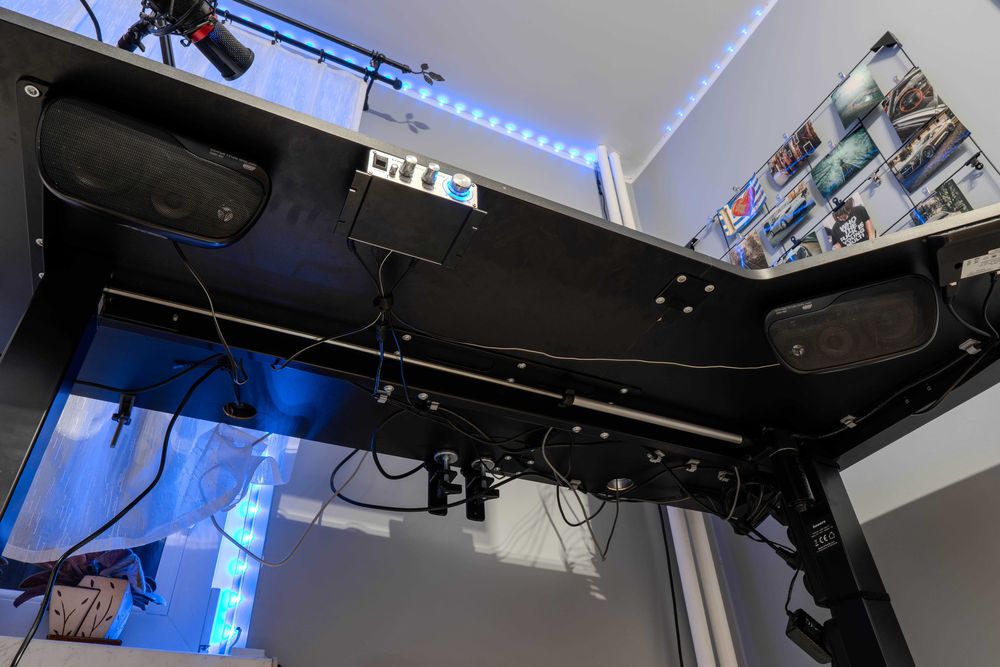 Zestaw - Biurko elektryczne, komputer, monitor oraz akcesoria OKAZJA!!