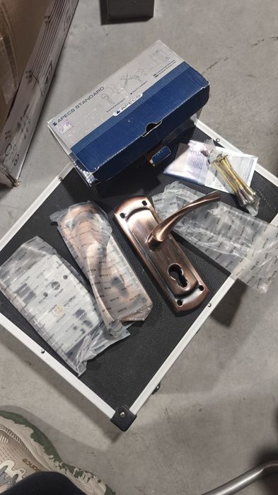 Врізний замок з ручками Apecs 1423 AC Мідь