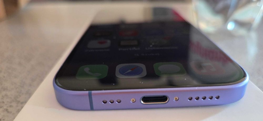 Telefon iPhone 16