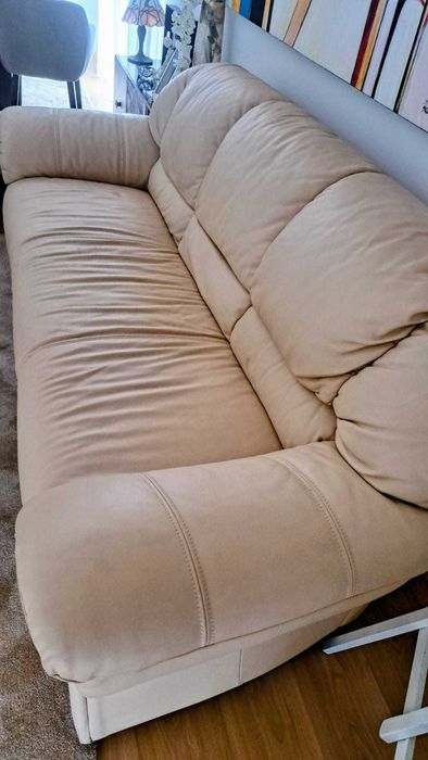 Conjunto de sofás em pele em bom estado (3+2 lugares)-B AIXA DE PREÇO