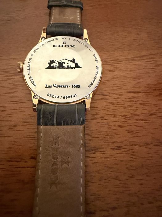 Швейцарские механические часы EDOX