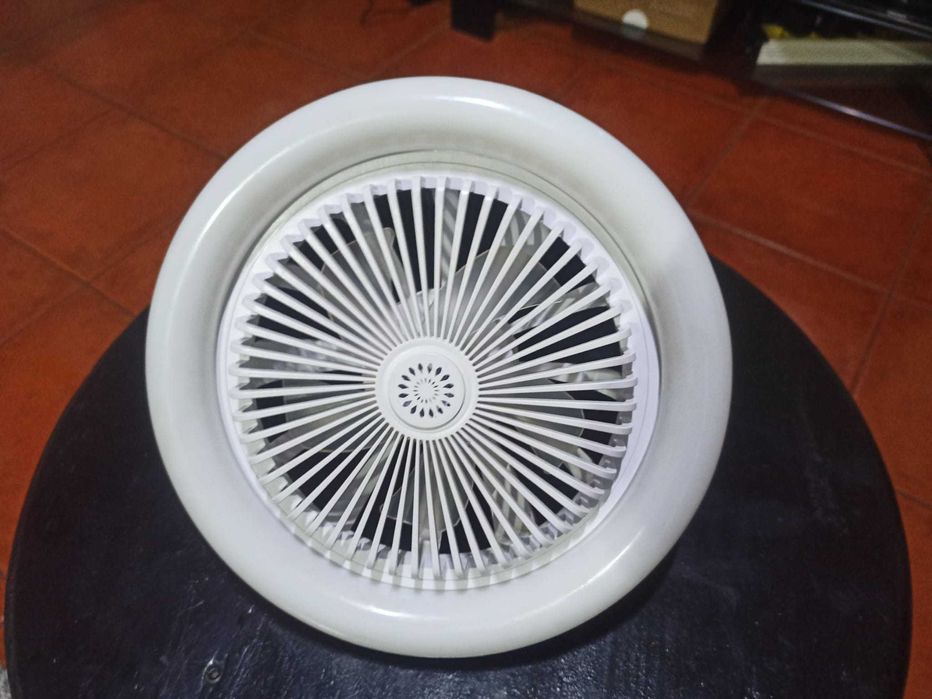 Lampada de teto com ventoinha