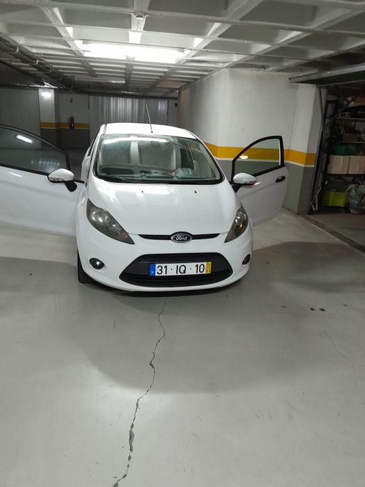 Ford fiesta branco